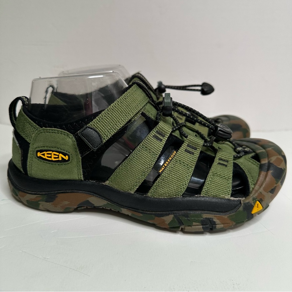 KEEN Newport H2 Green & Camouflage Waterproof Trail Sandal Water Shoe Boy 5